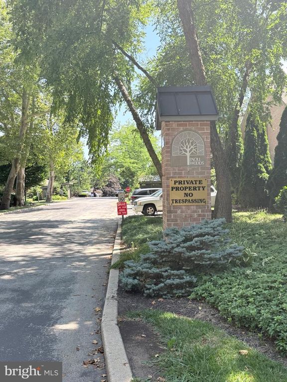 305 PAOLI WOODS DR, PAOLI, PA 19301 — exterior