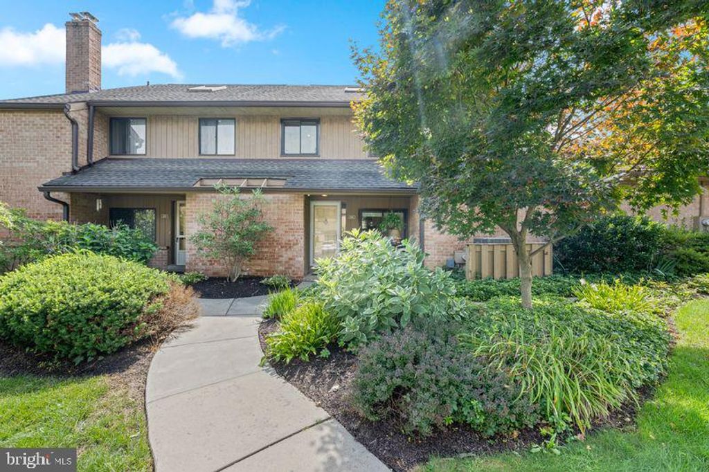 305 PAOLI WOODS DR, PAOLI, PA 19301 — photo 3