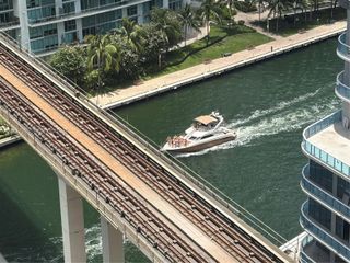 690 SW 1st Court 2124, Miami, FL 33130