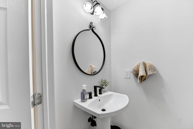 344 SHANNON CT, Phillipsburg, NJ 08865