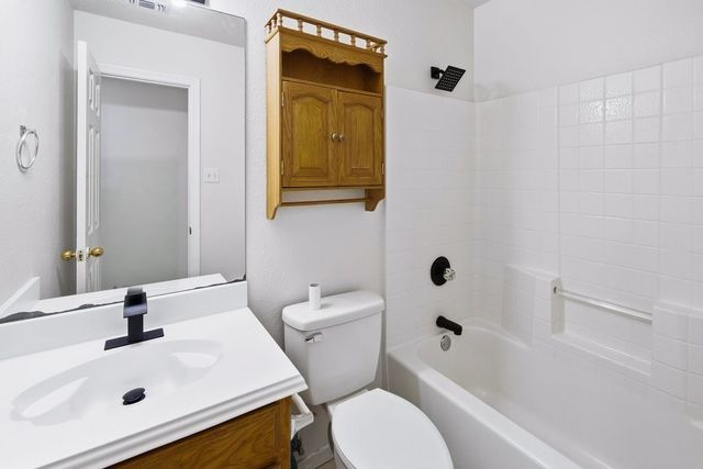 7501 Cains Meadow Court, Burleson, TX 76028