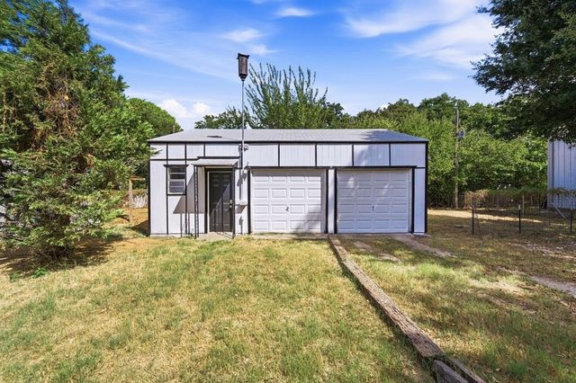 7501 Cains Meadow Court, Burleson, TX 76028