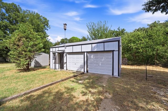 7501 Cains Meadow Court, Burleson, TX 76028