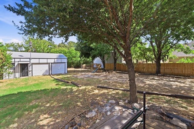 7501 Cains Meadow Court, Burleson, TX 76028