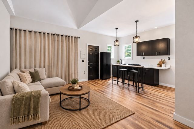 7501 Cains Meadow Court, Burleson, TX 76028