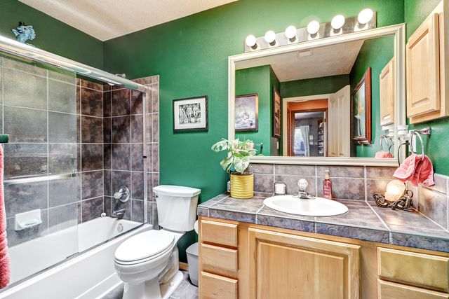 6920 Via Del Cerro NE, Albuquerque, NM 87113
