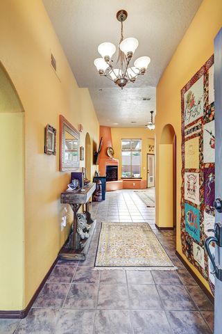 6920 Via Del Cerro NE, Albuquerque, NM 87113