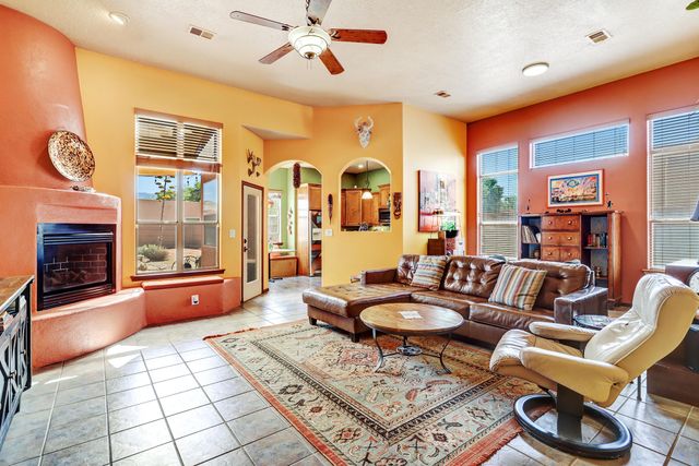 6920 Via Del Cerro NE, Albuquerque, NM 87113