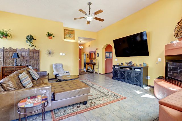 6920 Via Del Cerro NE, Albuquerque, NM 87113