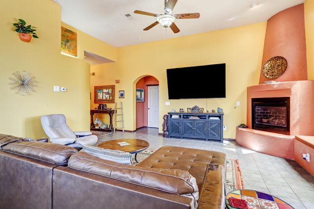 6920 Via Del Cerro NE, Albuquerque, NM 87113