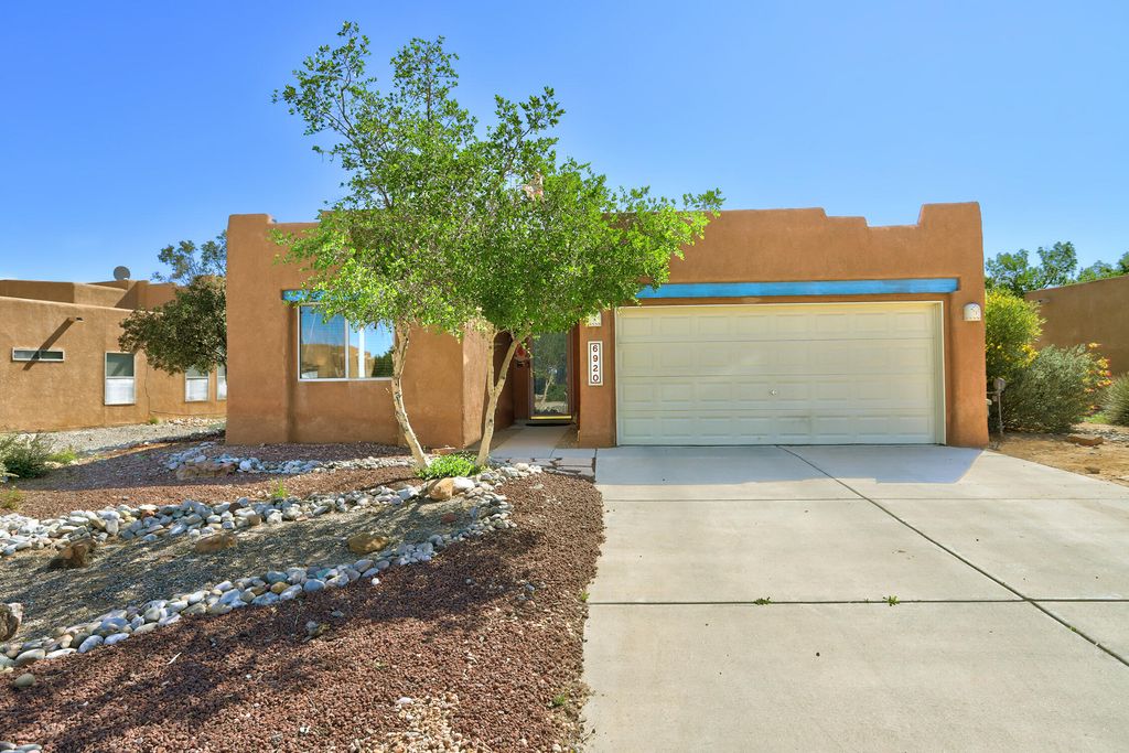 6920 Via Del Cerro NE, Albuquerque, NM 87113