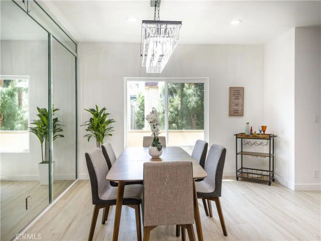 1944 Glendon 209, Los Angeles, CA 90025