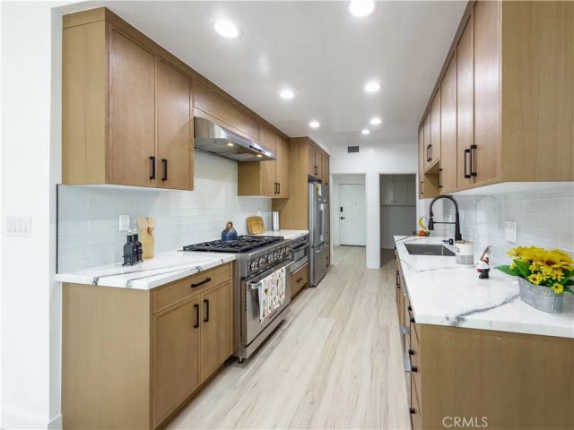 1944 Glendon 209, Los Angeles, CA 90025