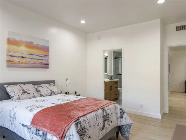 1944 Glendon 209, Los Angeles, CA 90025