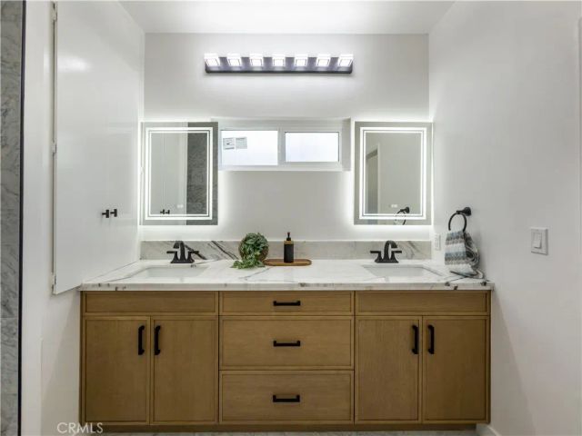 1944 Glendon 209, Los Angeles, CA 90025