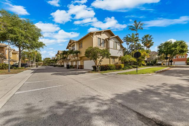 950 Marina Del Ray Lane 1, West Palm Beach, FL 33401