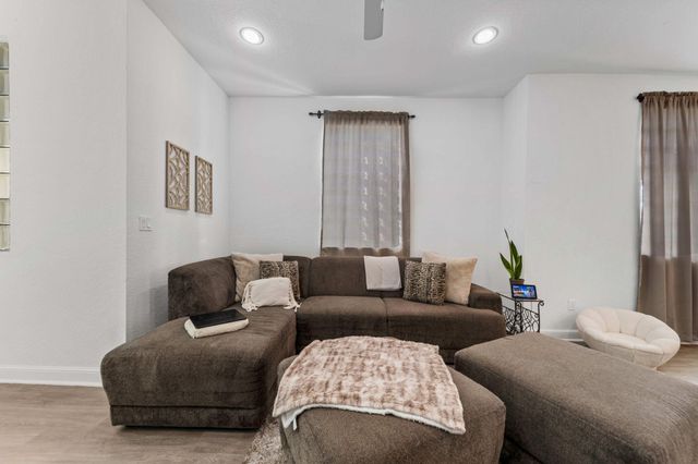 950 Marina Del Ray Lane 1, West Palm Beach, FL 33401