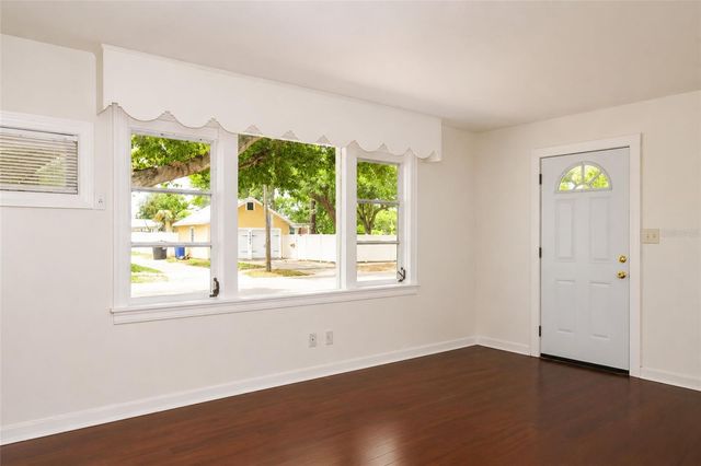 3725 18TH STREET N, St Petersburg, FL 33713