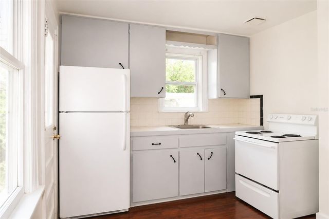 3725 18TH STREET N, St Petersburg, FL 33713
