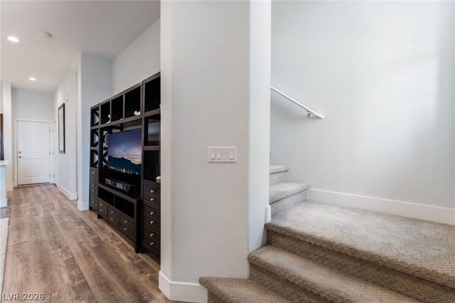 6432 Spring Jog Street, Las Vegas, NV 89166