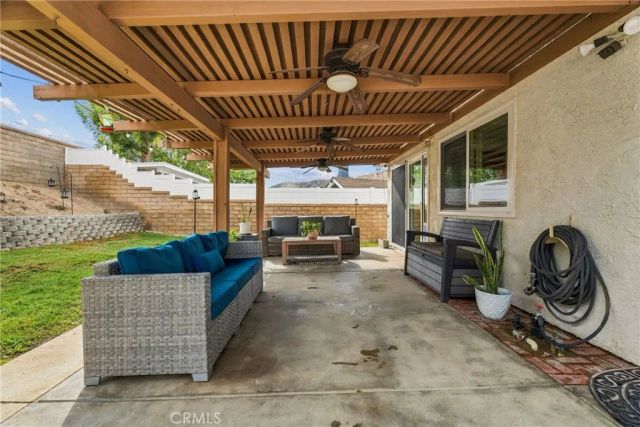 20755 Benz, Saugus, CA 91350
