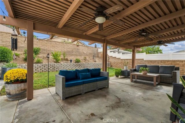 20755 Benz, Saugus, CA 91350