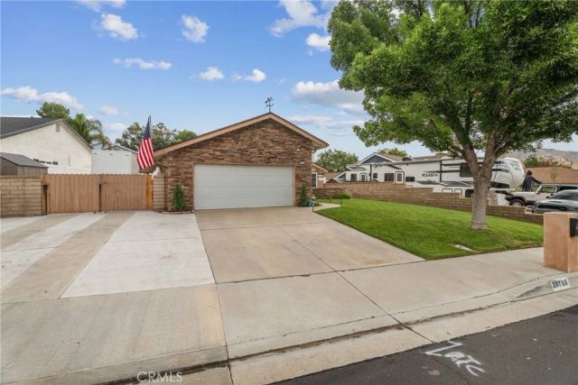 20755 Benz, Saugus, CA 91350