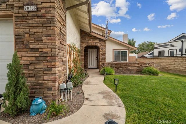 20755 Benz, Saugus, CA 91350