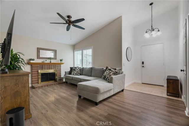 20755 Benz, Saugus, CA 91350