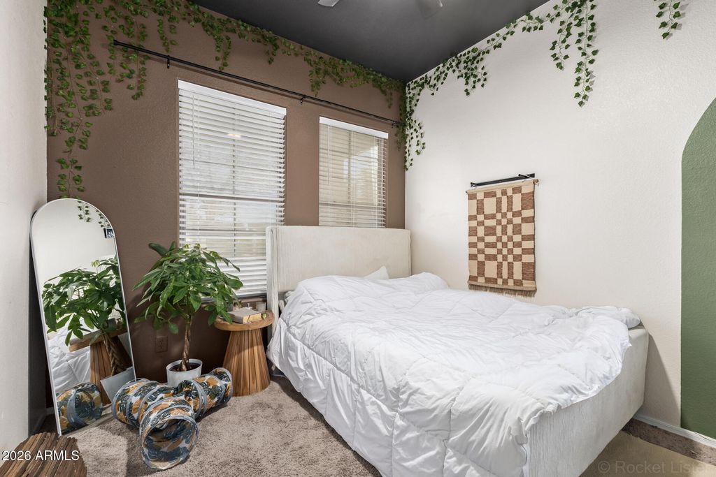 Image 10 of property listing at 9904 E Keats Avenue, Mesa, AZ 85209