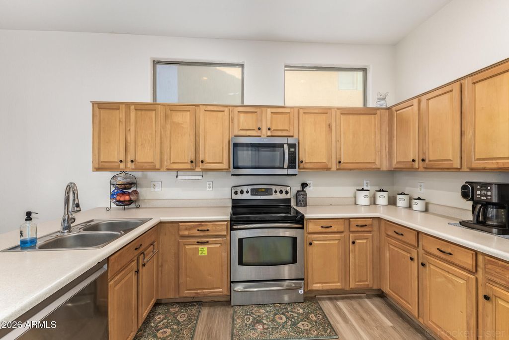 Image 7 of property listing at 9904 E Keats Avenue, Mesa, AZ 85209