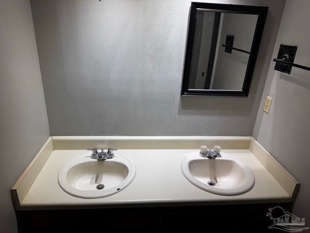 8210 Kipling St D, Pensacola, FL 32514