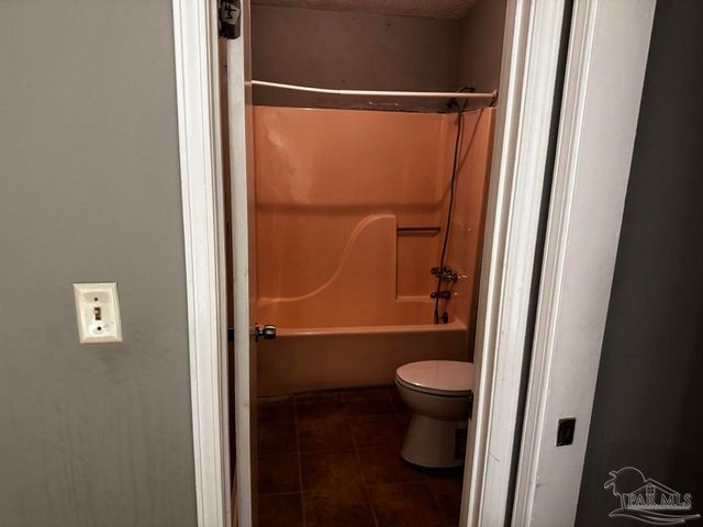 8210 Kipling St D, Pensacola, FL 32514