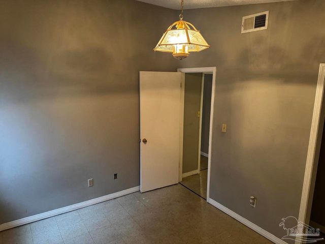 8210 Kipling St D, Pensacola, FL 32514