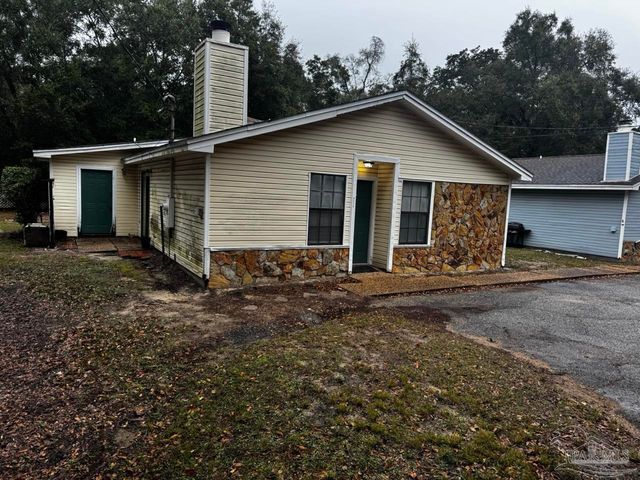 8210 Kipling St D, Pensacola, FL 32514