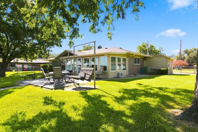 504 Panama Court, Granbury, TX 76048