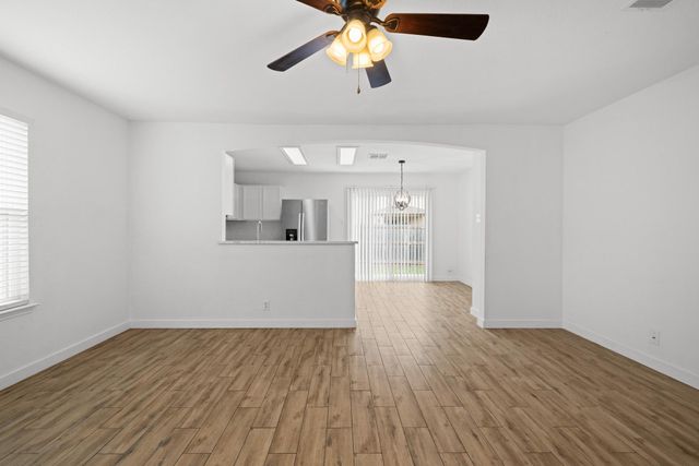 105 Stanford DR, Leander, TX 78641