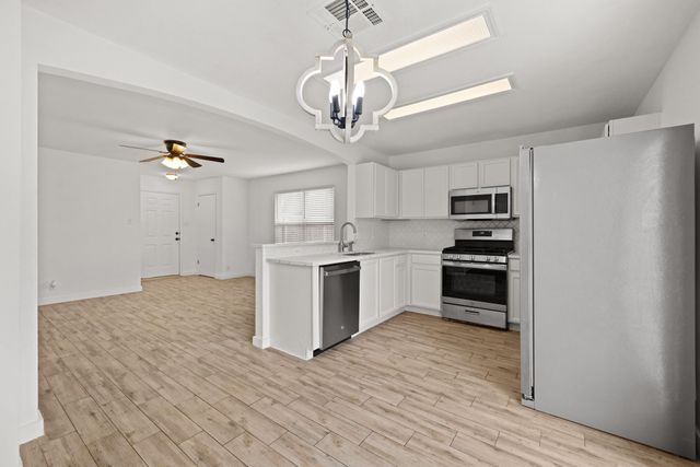 105 Stanford DR, Leander, TX 78641