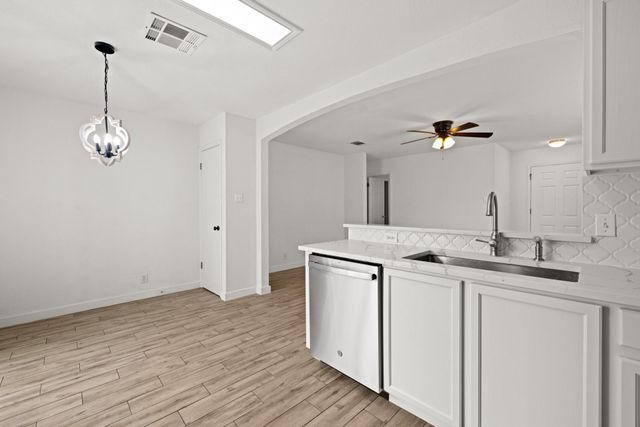 105 Stanford DR, Leander, TX 78641