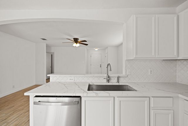 105 Stanford DR, Leander, TX 78641