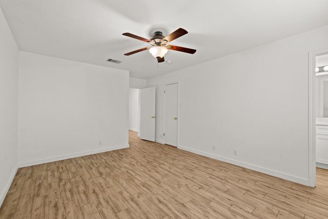 105 Stanford DR, Leander, TX 78641