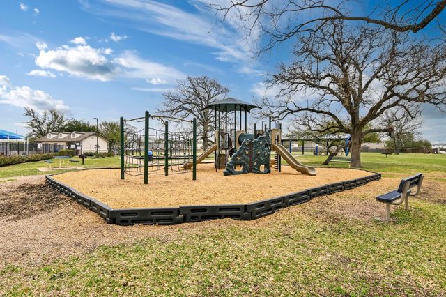 105 Stanford DR, Leander, TX 78641