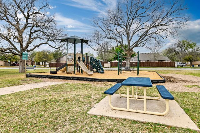 105 Stanford DR, Leander, TX 78641