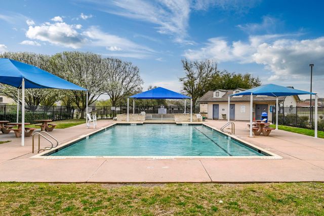 105 Stanford DR, Leander, TX 78641