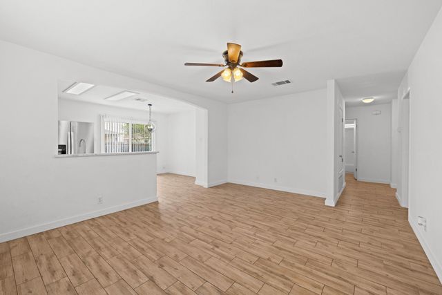 105 Stanford DR, Leander, TX 78641