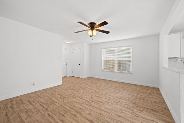105 Stanford DR, Leander, TX 78641