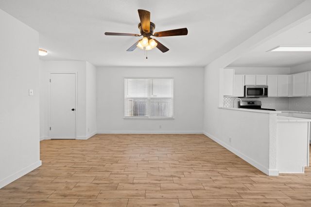 105 Stanford DR, Leander, TX 78641