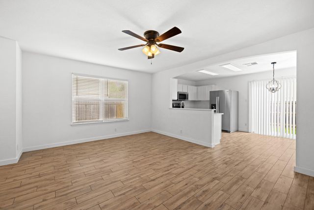 105 Stanford DR, Leander, TX 78641