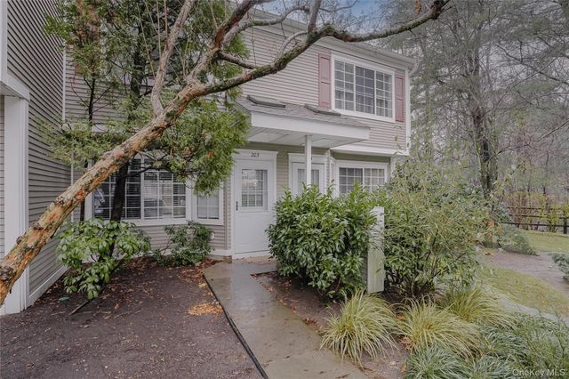 203 Park Ridge Lane, White Plains, NY 10603