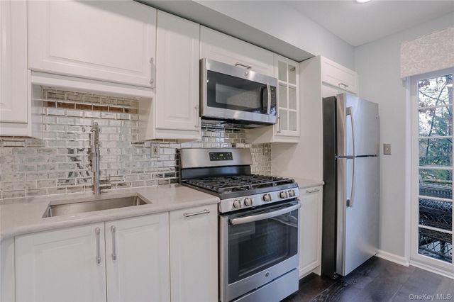 203 Park Ridge Lane, White Plains, NY 10603